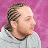 Frau mit Cornrows (einfaches Muster)