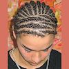 Frau mit Cornrows (einfaches Muster)