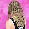 Frau mit Dreadlocks