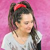 Frau mit Dreadlocks